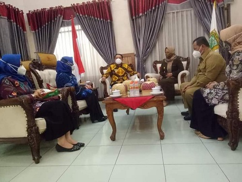 Plt Walikota Bengkulu Bawa Pejabatnya Belajar ke Mojokerto Belajar Mengembangkan Bank